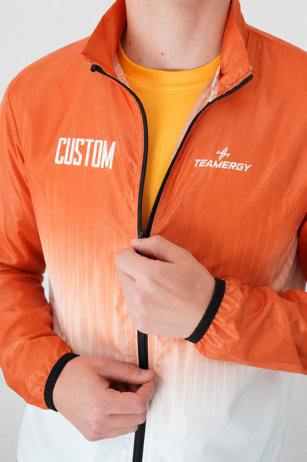 BASIC WINDBREAKER (NO HOOD, NO POCKETS)