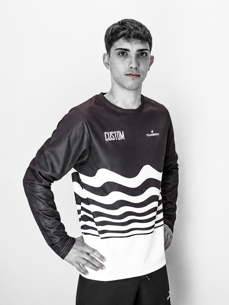SET-IN SLEEVE SWEATSHIRT WITHOUT POCKETS