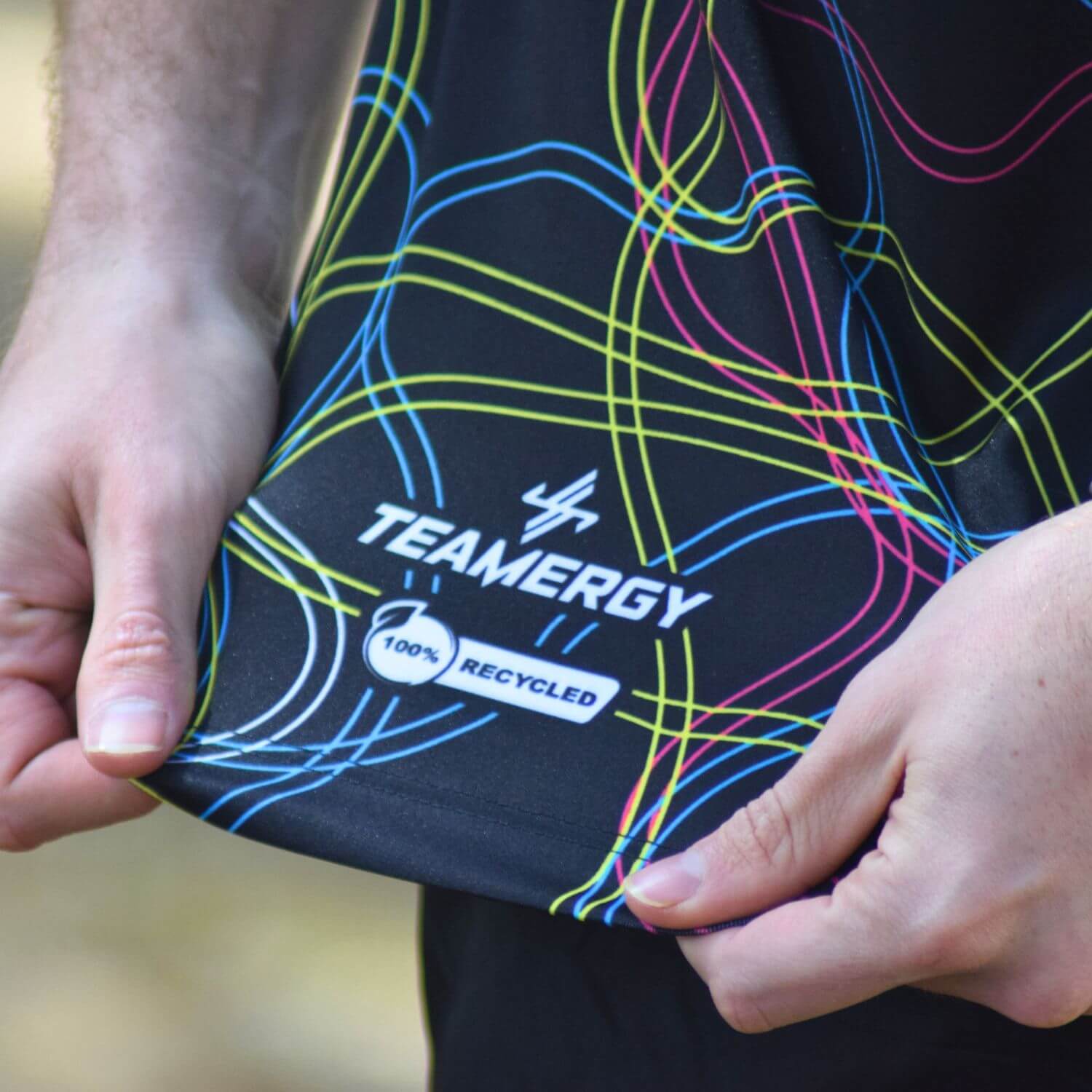 CAMISETA FABRICADA CON TEJIDOS 100% RECICLADOS